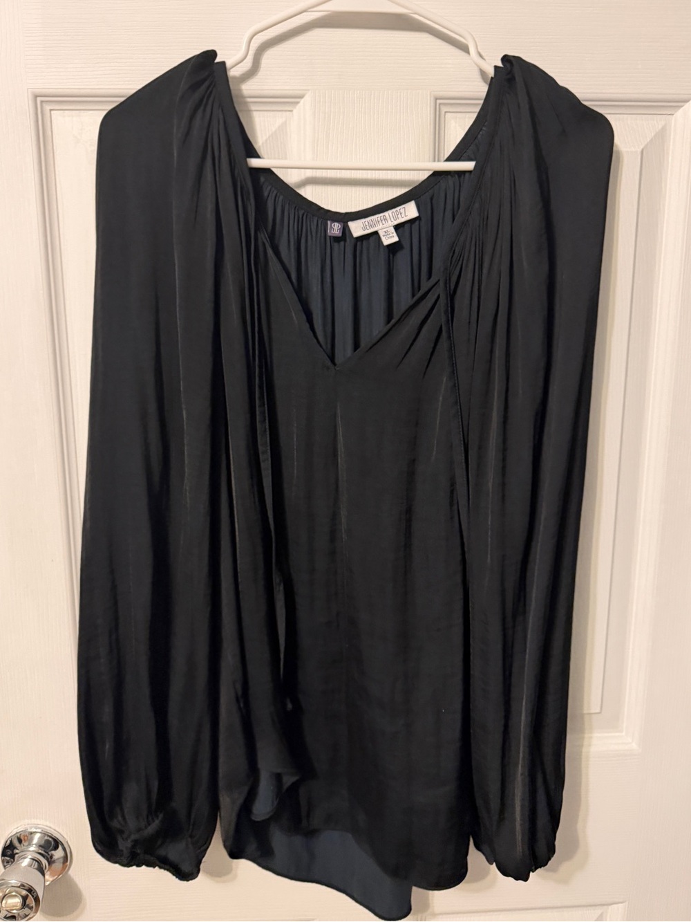 Jennifer Lopez Black Long-Sleeve V-Neck Blouse